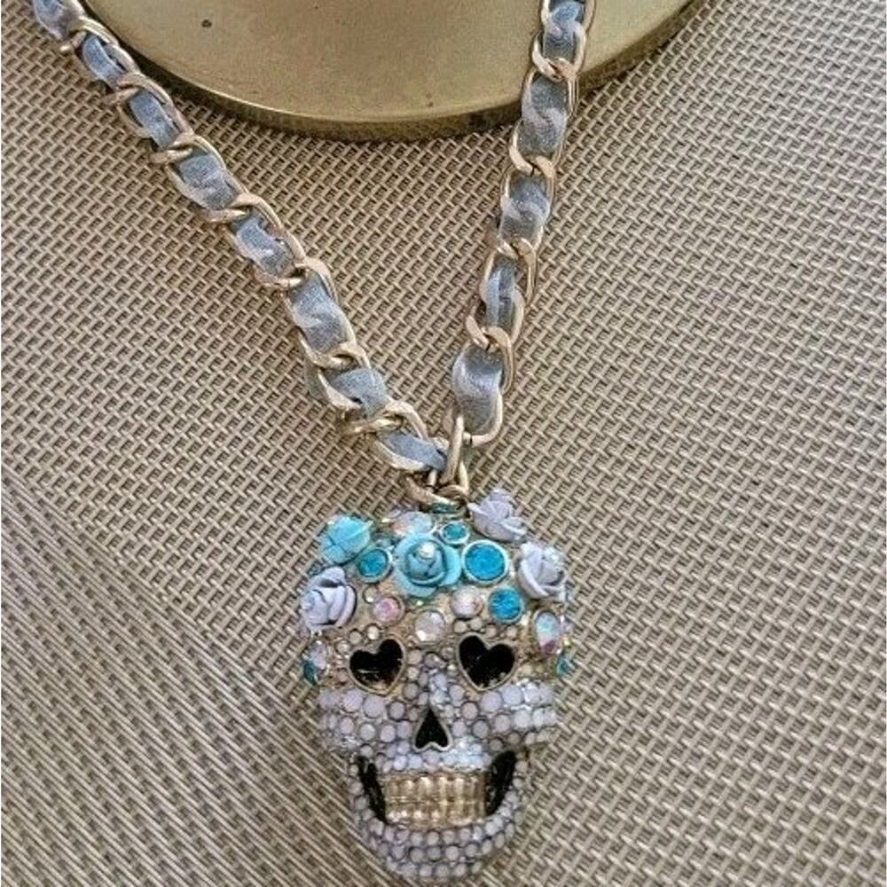 Betsey Johnson Rhinestone Enamel Ivory Ribbon Sugar Skull Choker Necklace NWT